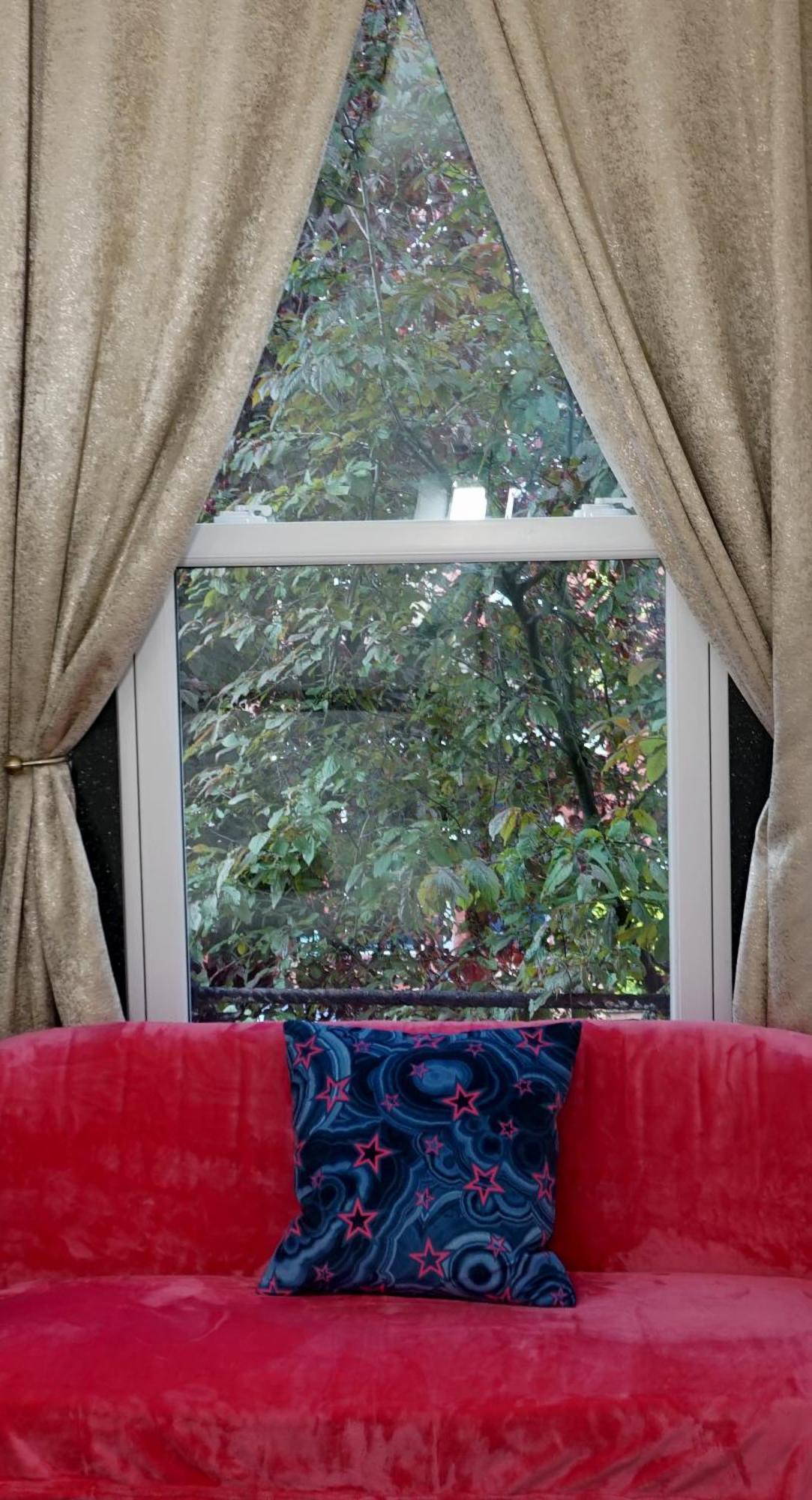 Beautiful London Home Sleeps 6, 2 Minutes To Metro Экстерьер фото