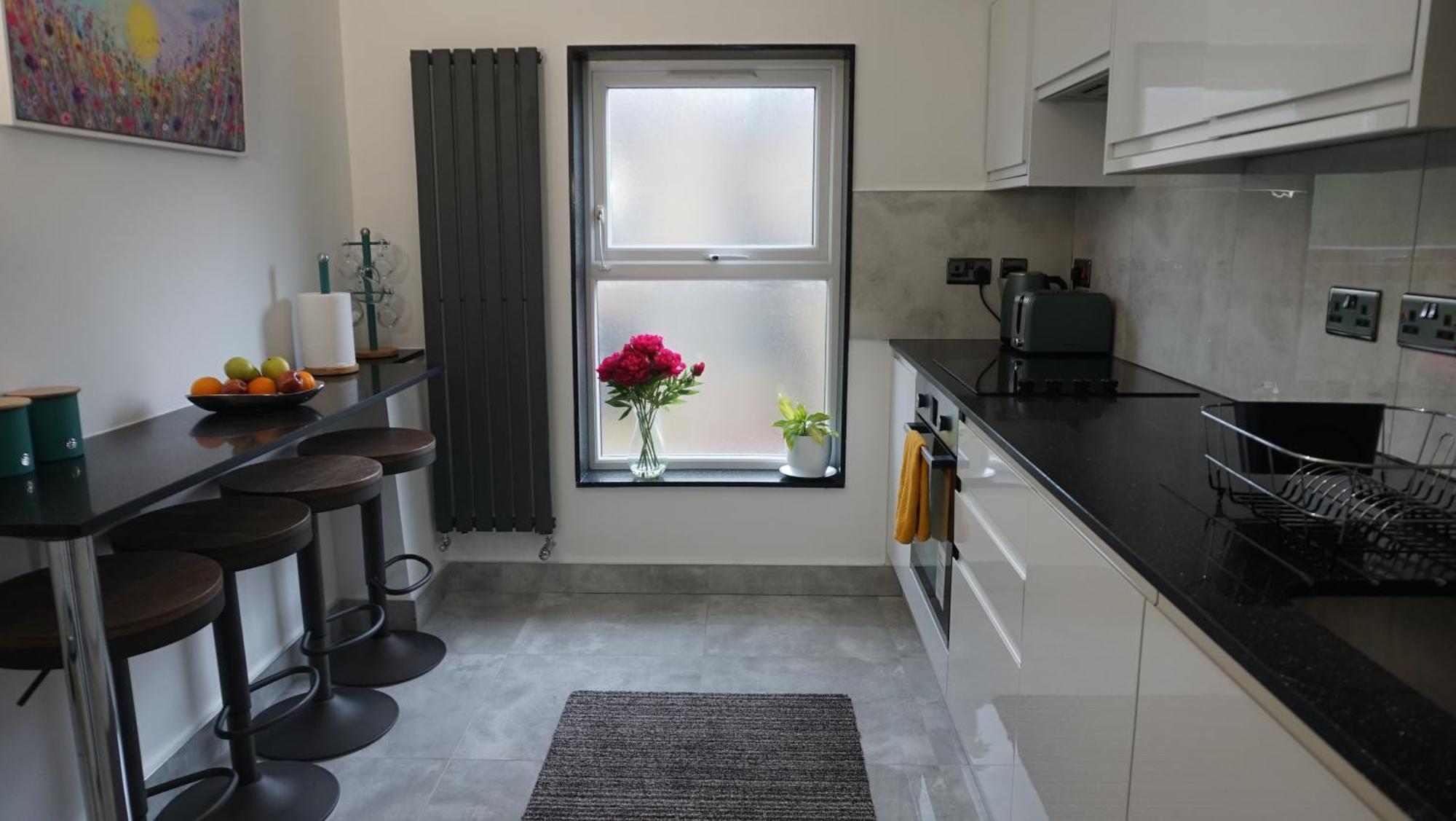 Beautiful London Home Sleeps 6, 2 Minutes To Metro Экстерьер фото